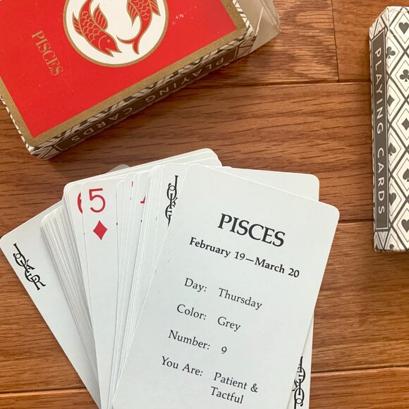 Vintage Pisces 2 Decks Playing Cards Red and Blue Bridge Size - Picture 4 of 9